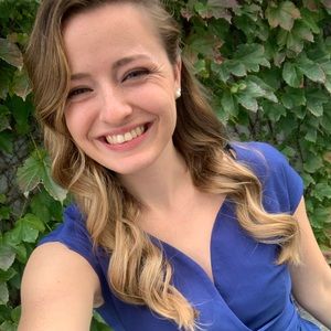 Meet your Posher, Becca